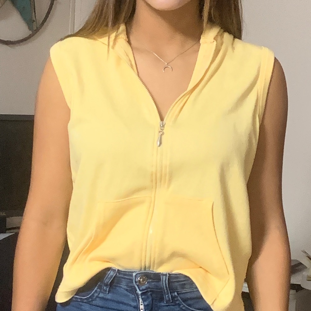 Yellow shirt with hood